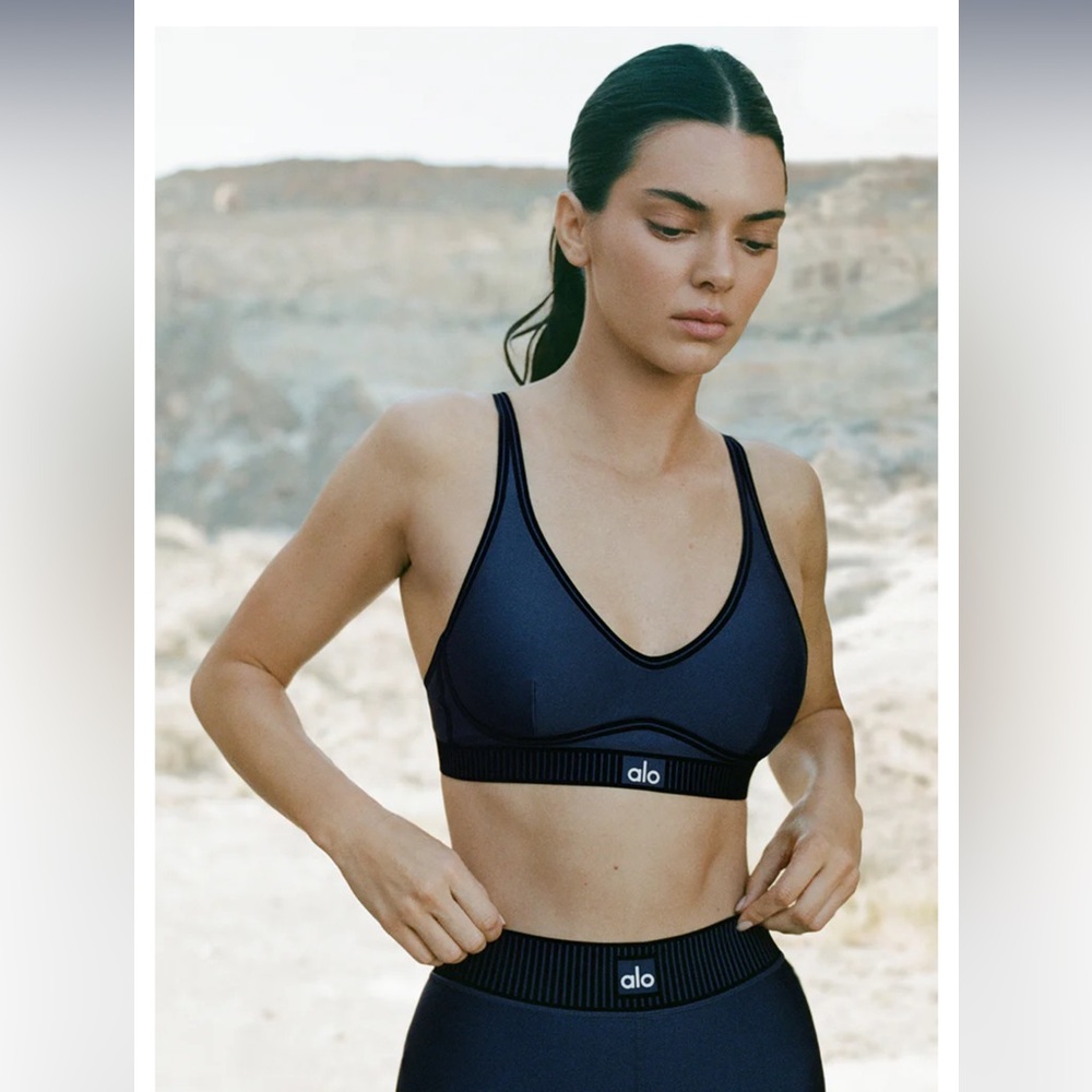 ALO Yoga Airlift Line Up Bra